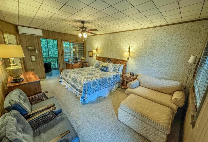 הוסטל Hemlock Inn