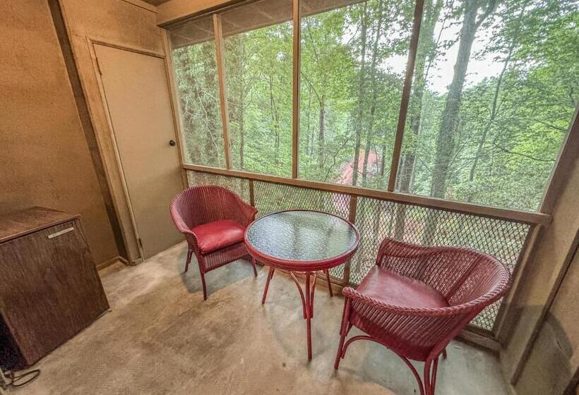 הוסטל Hemlock Inn