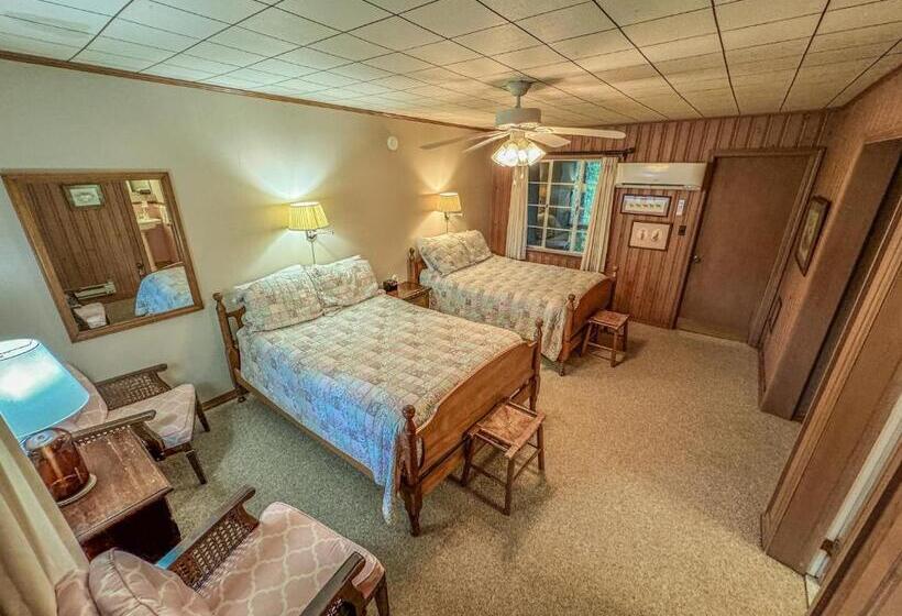 הוסטל Hemlock Inn