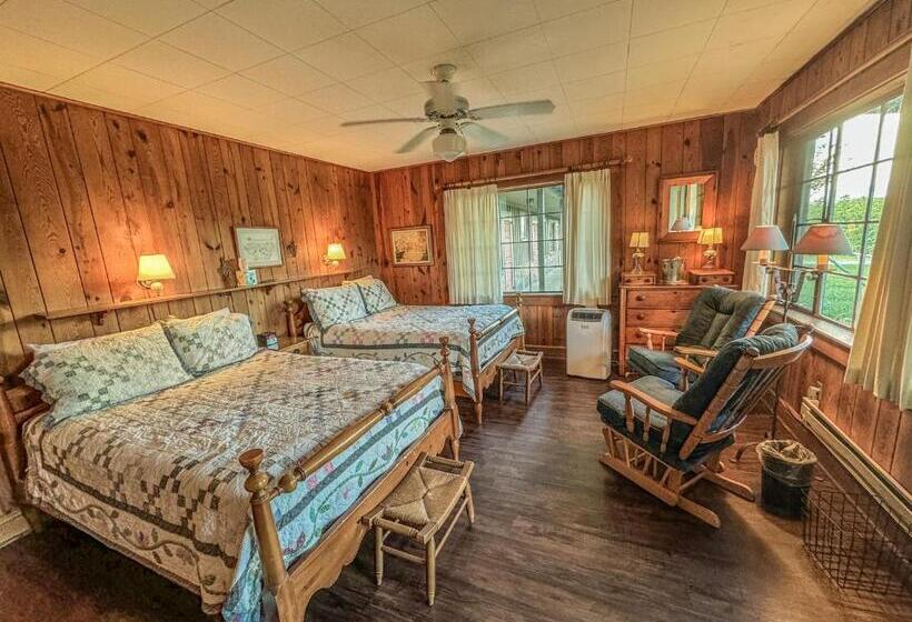 הוסטל Hemlock Inn