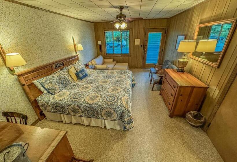 הוסטל Hemlock Inn