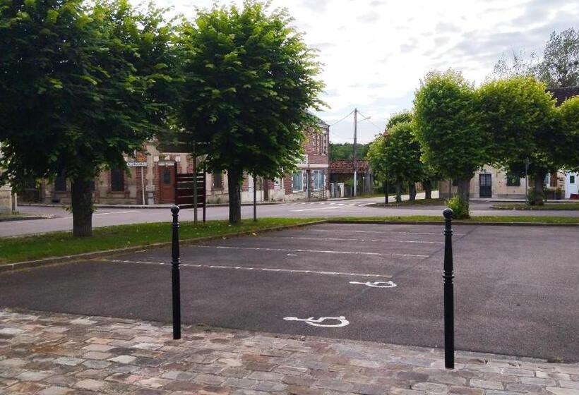 הוסטל Le Champcevrais