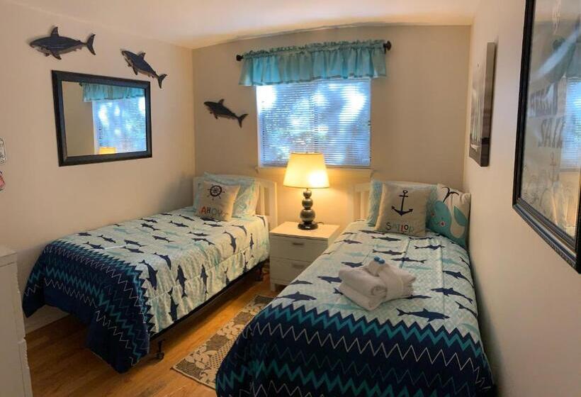 Beautiful Hilton Head Condo, Steps From Ocean, 1st Floor, 2bd / 2ba, And More!