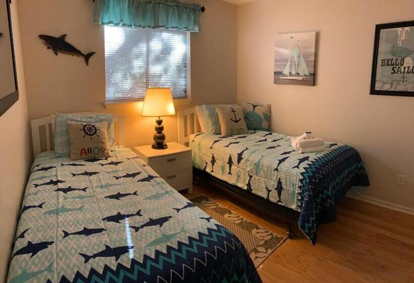 Beautiful Hilton Head Condo, Steps From Ocean, 1st Floor, 2bd / 2ba, And More!