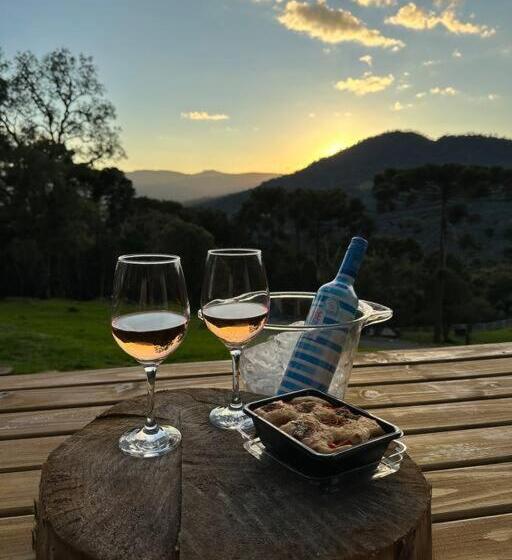 تختخواب و صبحانه Cabana The Wild Urubici