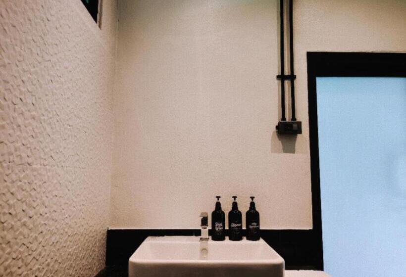 민박 The Creek Haus