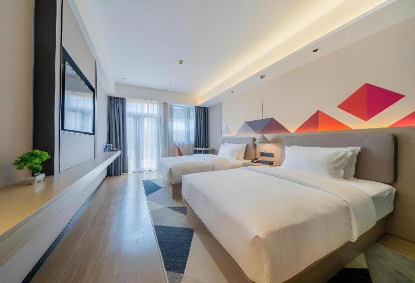 Borrman Hotel Chongqing Auto Expo Sanya Bay Light Rail Station