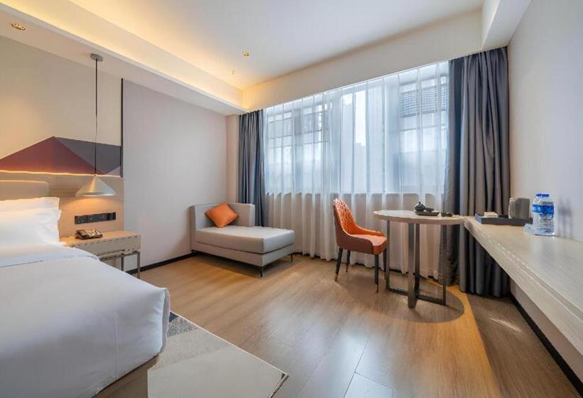 Borrman Hotel Chongqing Auto Expo Sanya Bay Light Rail Station