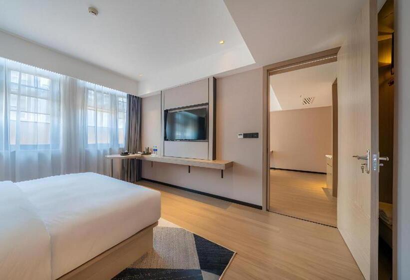 Borrman Hotel Chongqing Auto Expo Sanya Bay Light Rail Station