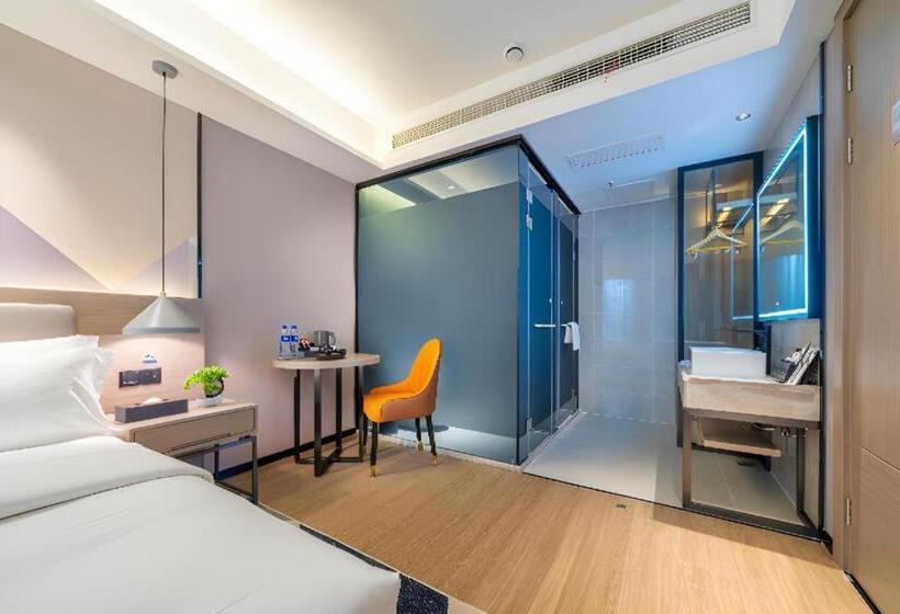 Borrman Hotel Chongqing Auto Expo Sanya Bay Light Rail Station