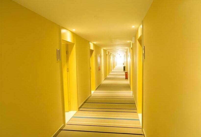 City Comfort Inn Hotel Wuhan Optics Valley Square Metro Station Zhongnan Minzu University