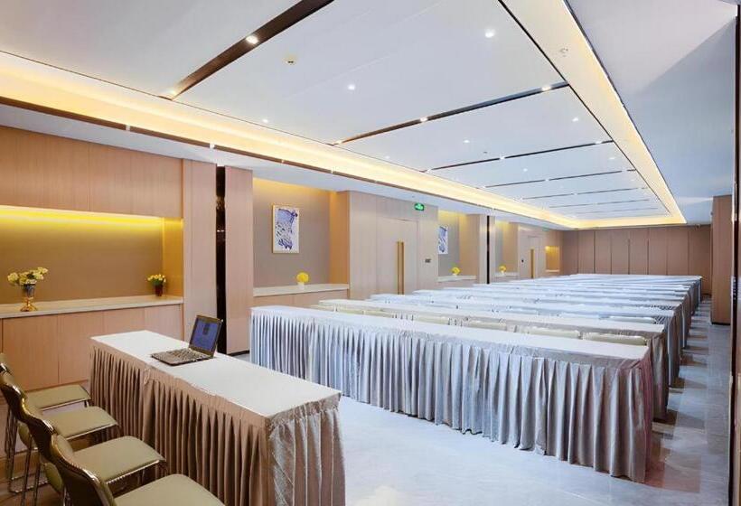 Echarm Hotel Hechi Yizhou Municipal Center Plaza