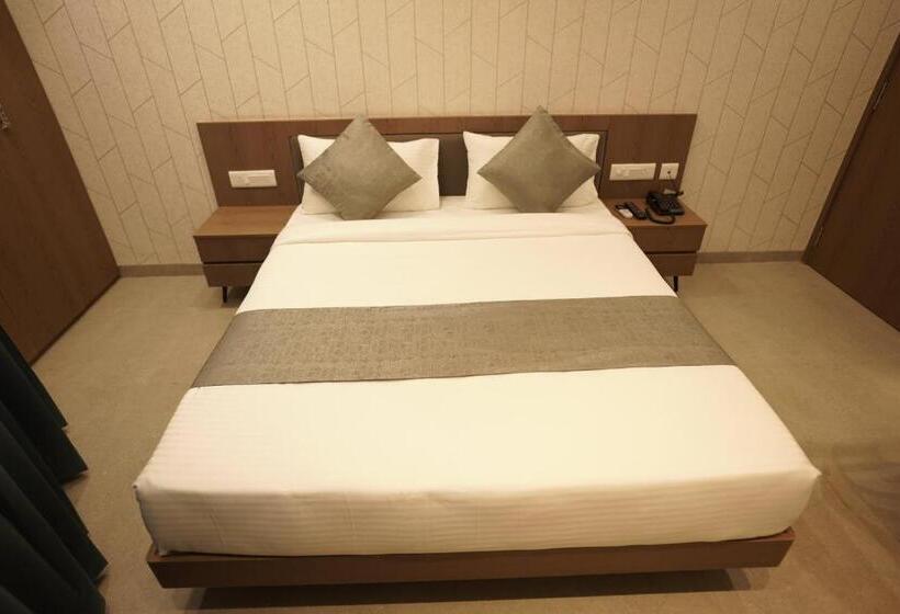 Отель A Square Executive