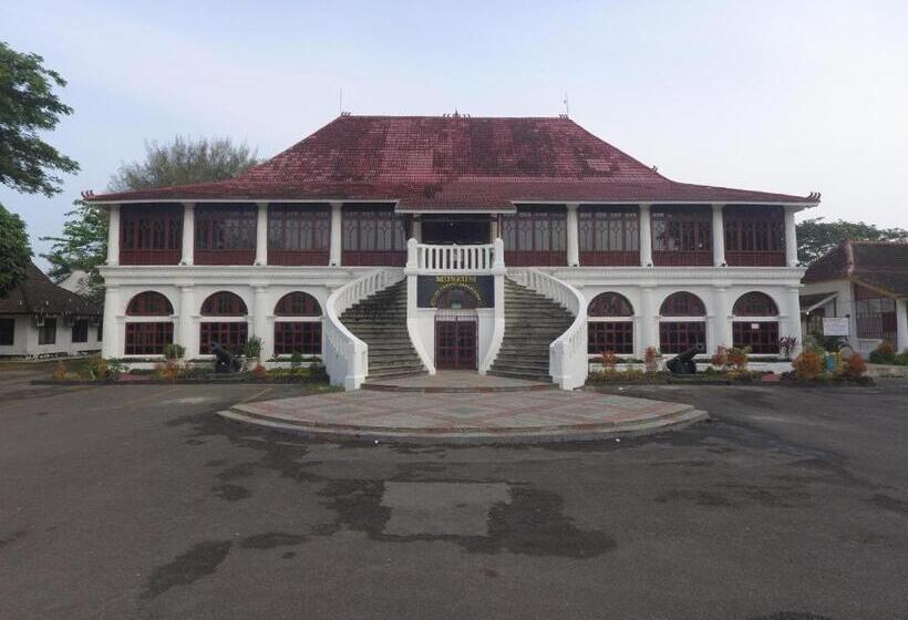 Отель Alam Lestari Redpartner