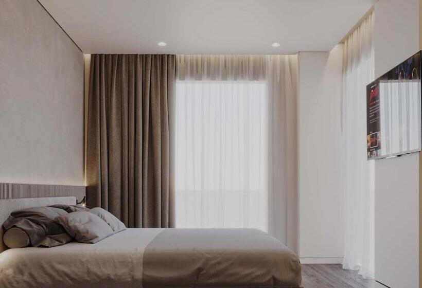 فندق Avanel Signature