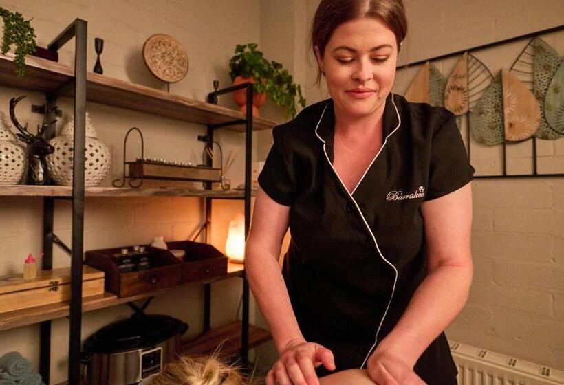 בית מלון כפרי Barrakee Ski Lodge