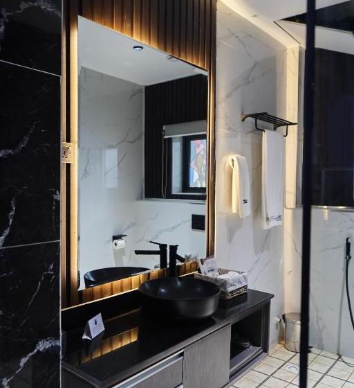 هتل Brickspoint Boutique Apart