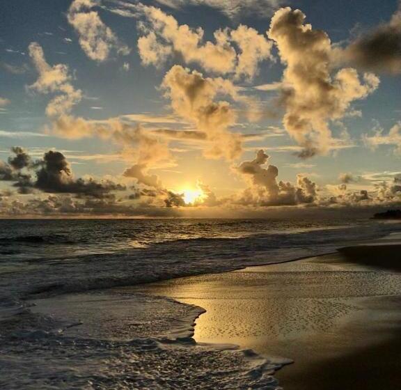 בית מלון כפרי Costa Sur House & Kite School, Cumbuco