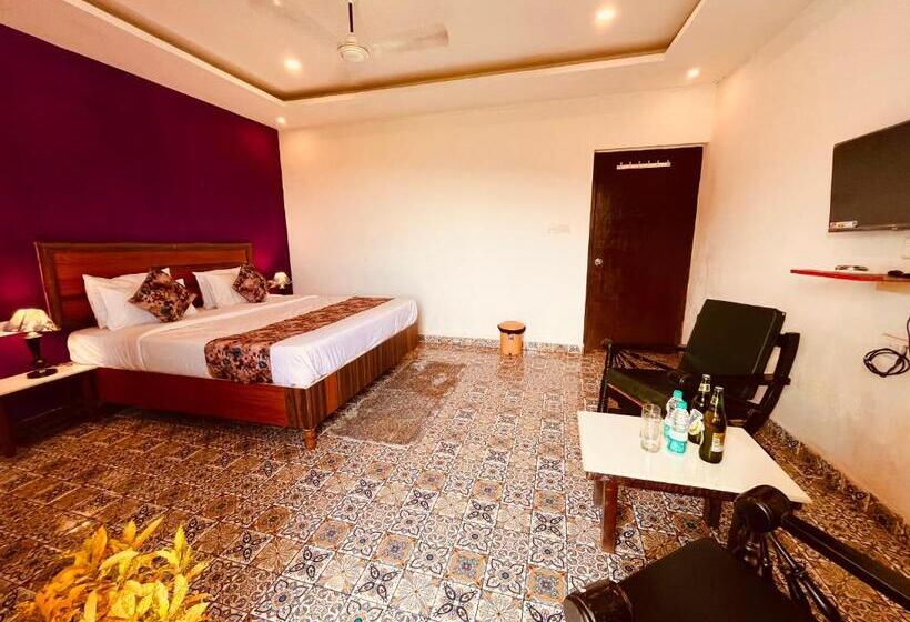 فندق Dhansu Lodge