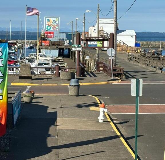 酒店 Dock Street Inn