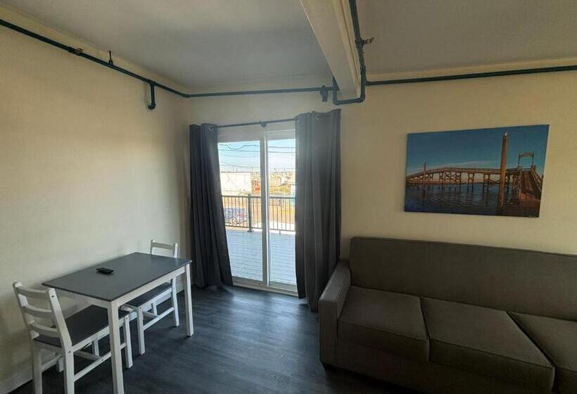 酒店 Dock Street Inn