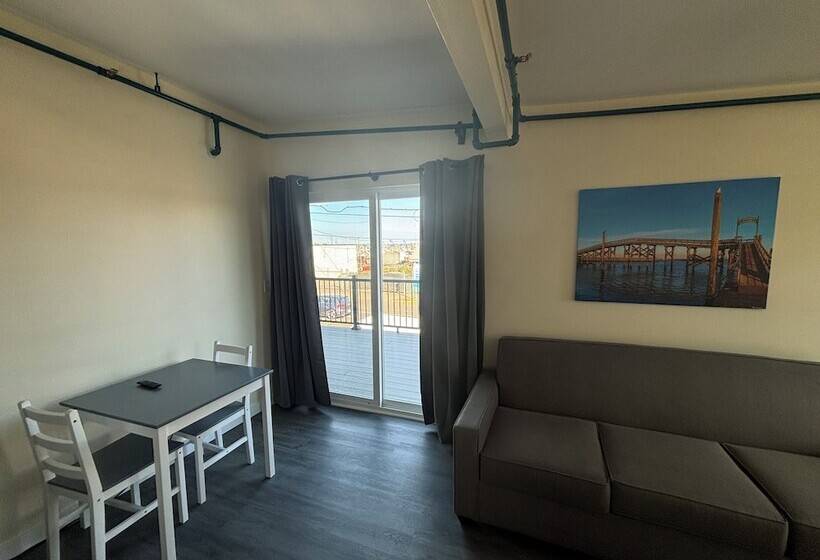 酒店 Dock Street Inn