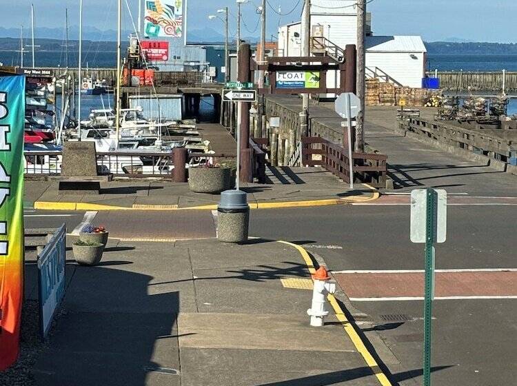 酒店 Dock Street Inn