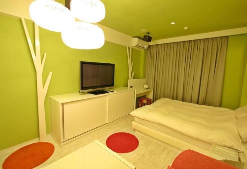 Отель Evermore  Adult Only