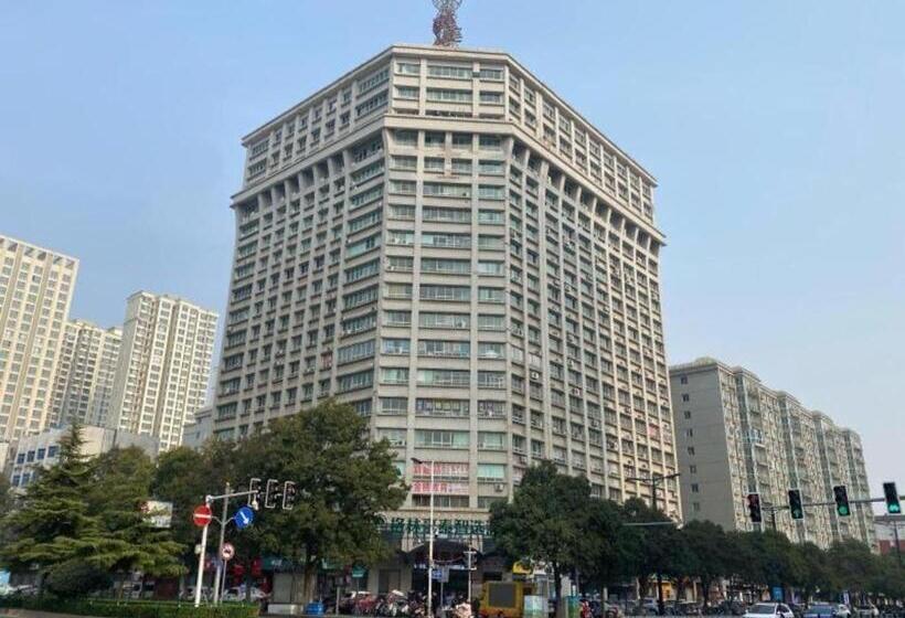 בית מלון כפרי Green Tree Inn Luoyang Fenghuang Mansion Mudan Square Metro Station