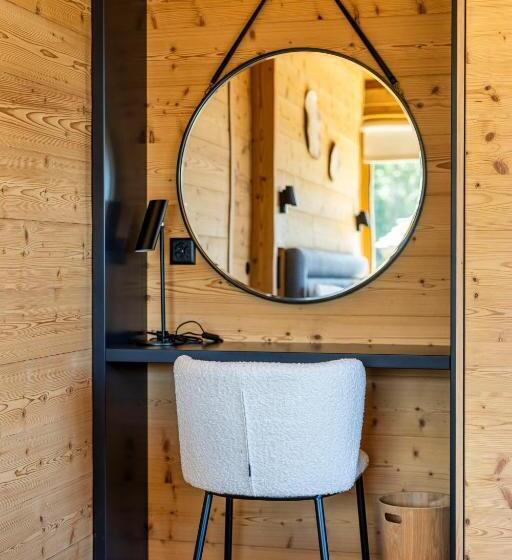 בית מלון כפרי Mad Retreat