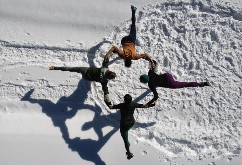 בית מלון כפרי Mad Retreat