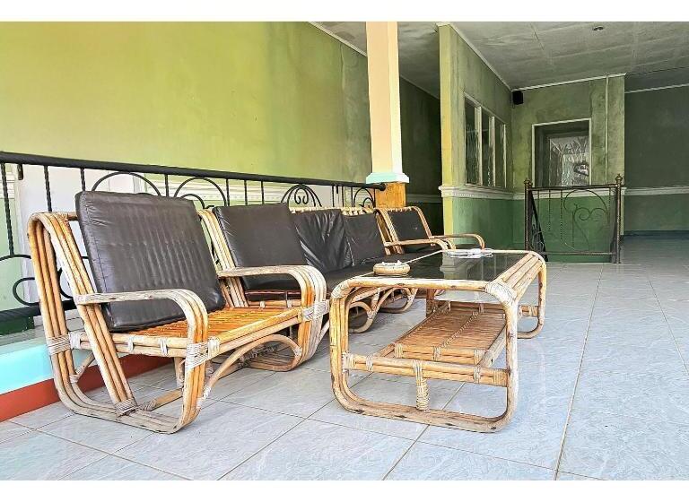 فندق Reddoorz At Linggarjati Kuningan