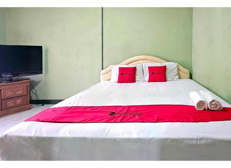 فندق Reddoorz At Linggarjati Kuningan
