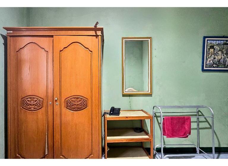 فندق Reddoorz At Linggarjati Kuningan