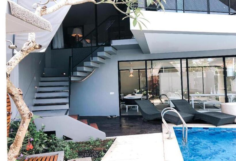 ホテル Skati Villa