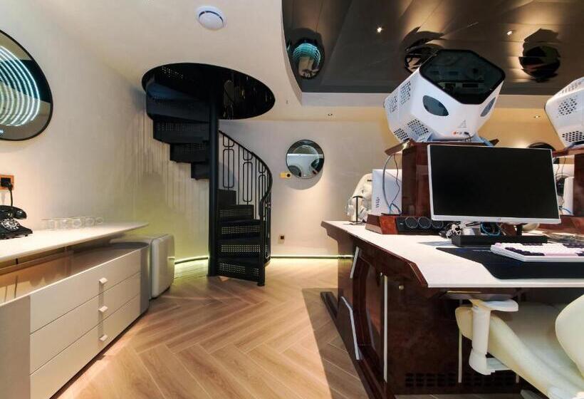 בית מלון כפרי Space Design