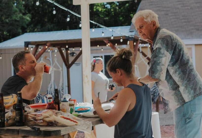 ホテル Trailblazer S Retreat, Venture Base Unit 3