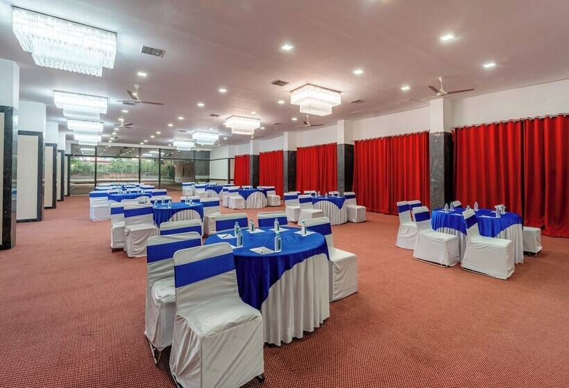 호텔 Treebo Premium Omni Residency