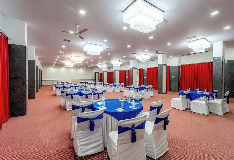 فندق Treebo Premium Omni Residency