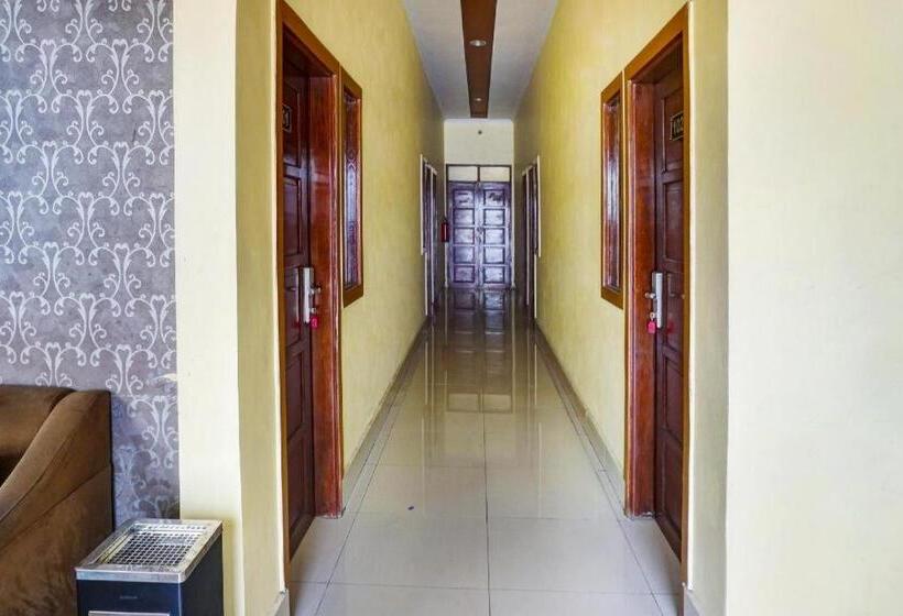 Oyo 91245 Rika Hotel Makassar