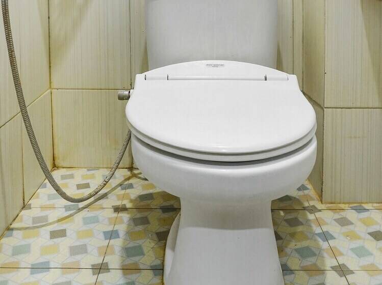 Oyo 91245 Rika Hotel Makassar