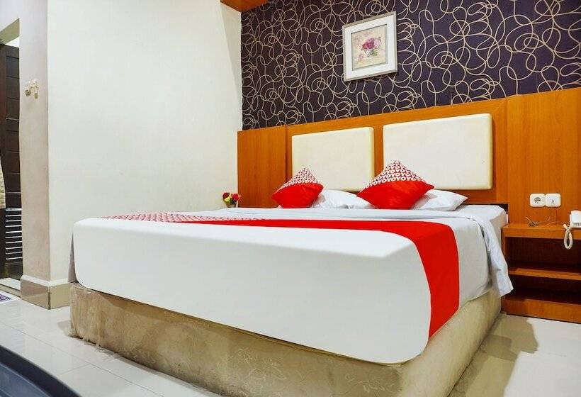 Oyo 91245 Rika Hotel Makassar