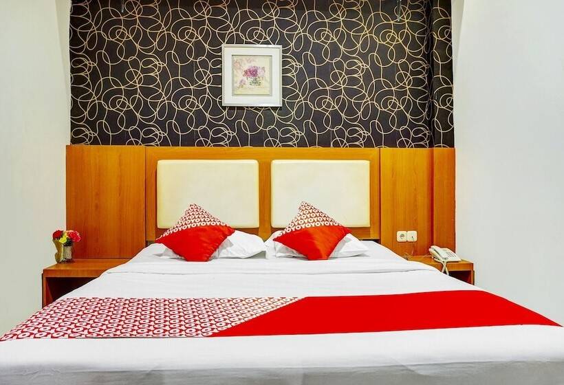 Oyo 91245 Rika Hotel Makassar