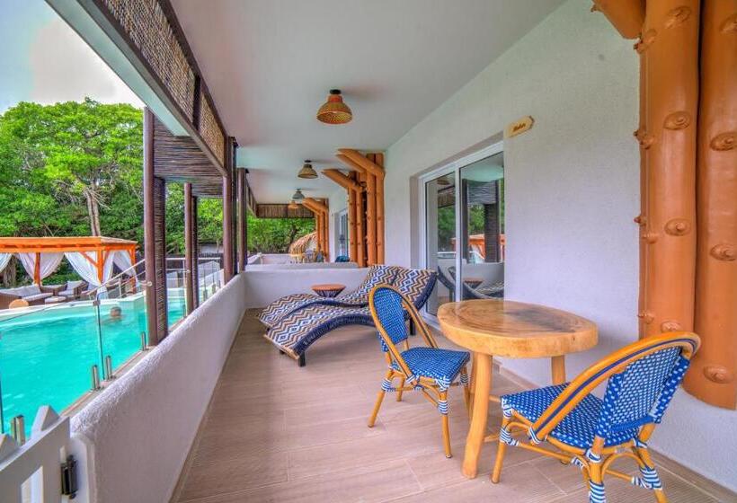 Pao Pao Hotel & Beach Club