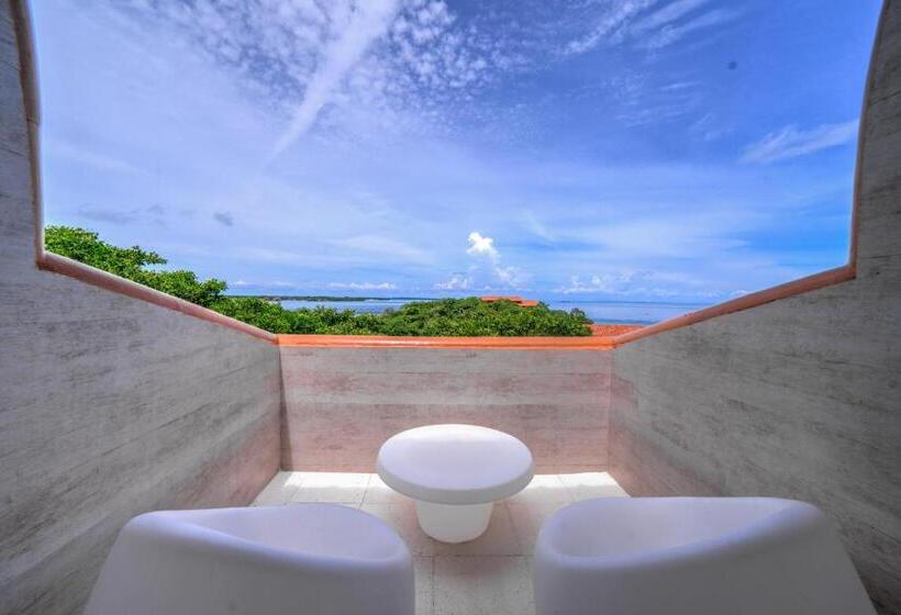 Pao Pao Hotel & Beach Club