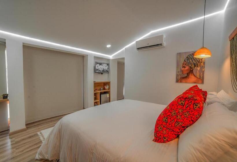 Pao Pao Hotel & Beach Club