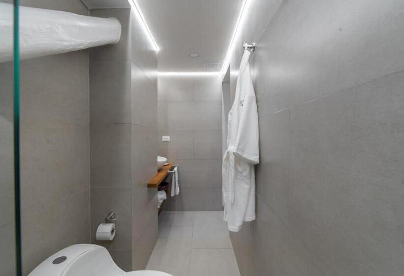 Pao Pao Hotel & Beach Club