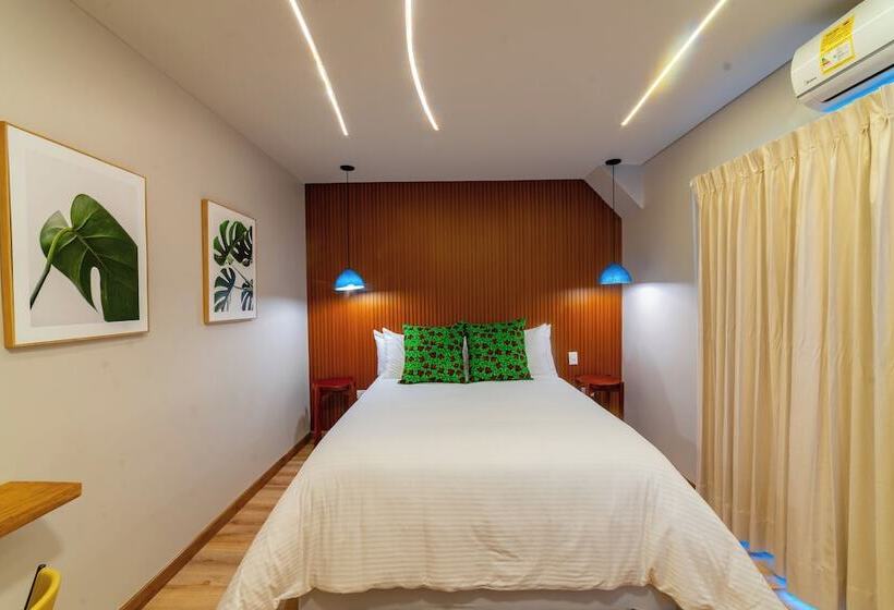 Pao Pao Hotel & Beach Club