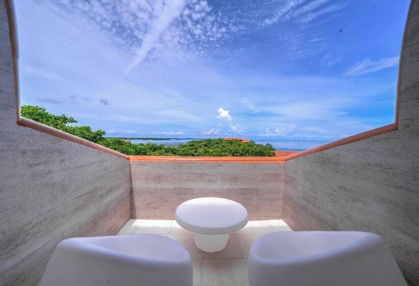 Pao Pao Hotel & Beach Club