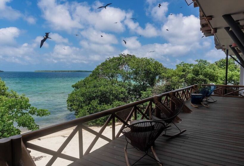 Pao Pao Hotel & Beach Club